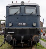 E 10 121