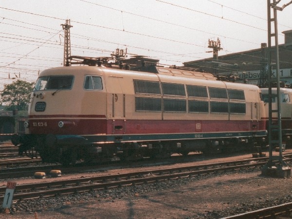 Abbildung der Lokomotive 103 123-6