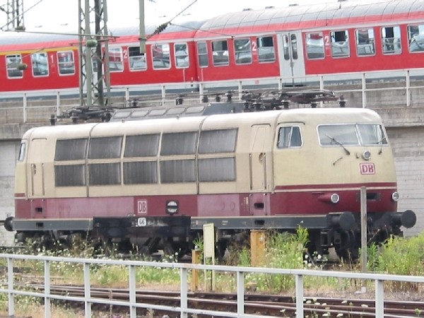 Abbildung der Lokomotive 103 167-3