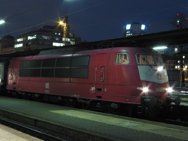 Abbildung der Lokomotive 103 221-8