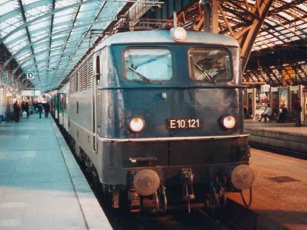Abbildung der Lokomotive E 10 121