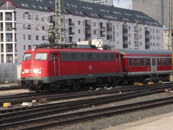 Abbildung der Lokomotive 110 320-9