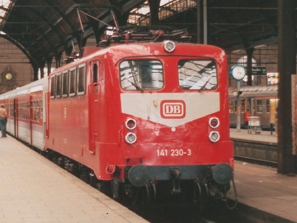 Abbildung der Lokomotive 141 230-3
