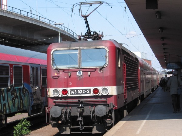 Abbildung der Lokomotive 143 932-2
