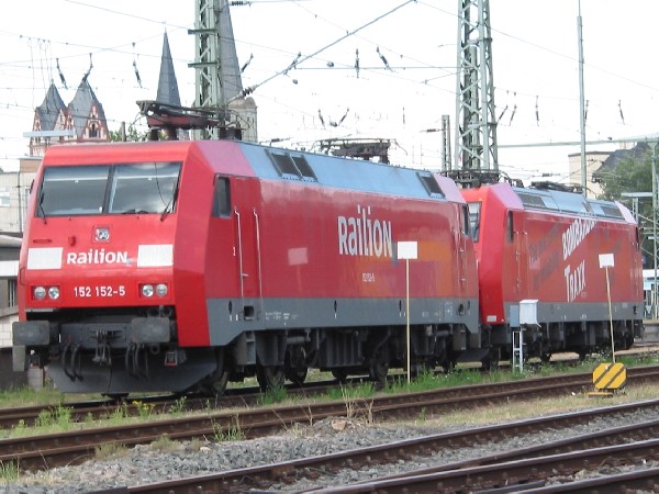 Abbildung der Lokomotiven 152 152-5 + 185 001-5