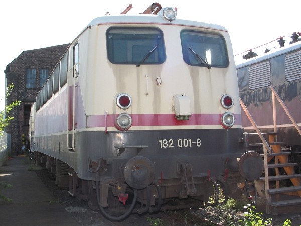 Abbildung der Lokomotive 182 001-8 (E 320 01)