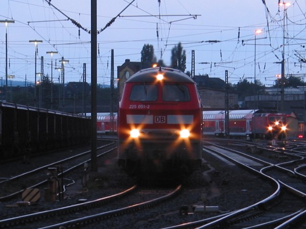 Abbildung der Lokomotive 225 051-2