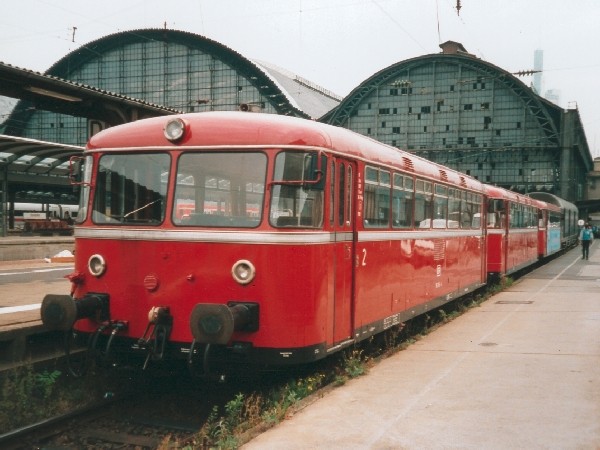 Abbildung eines Triebwagens VT 98