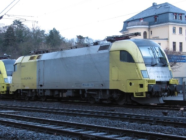 Abbildung der Siemens-Lokomotive ES 64 U2-012 (182 512)