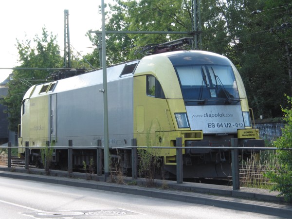 Abbildung der Siemens-Lokomotive ES 64 U2-012 (182 512)