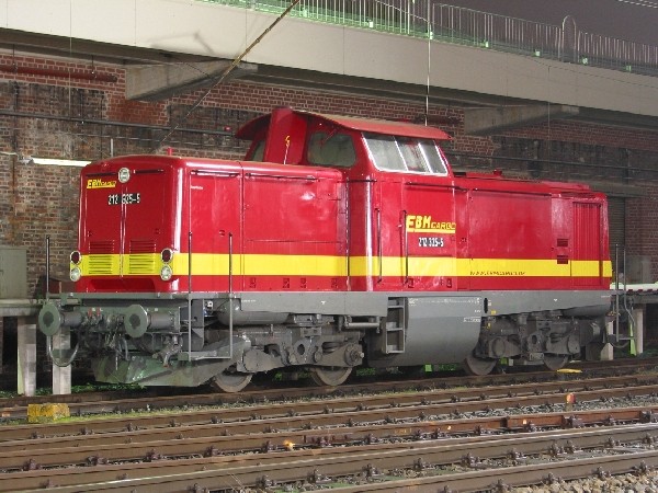 Abbildung der Lokomotive EBM 212 325-5