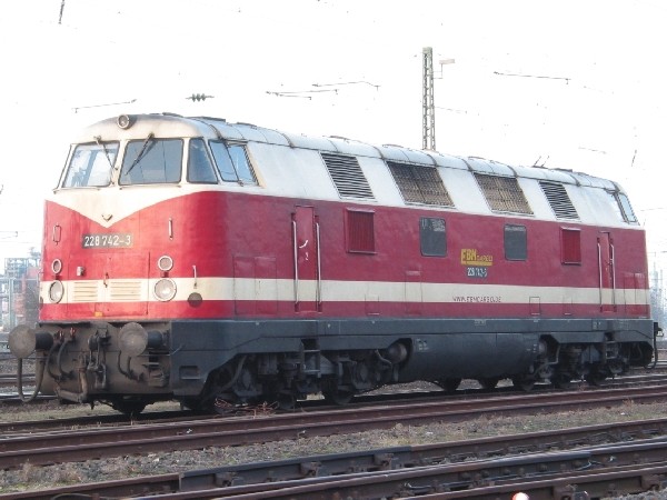 Abbildung der Lokomotive EBM 228 742-3