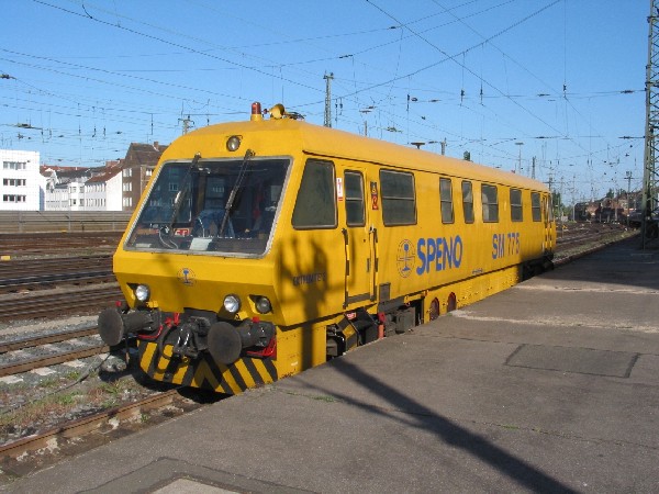 Abbildung des Schienenoberflächen-Meßtriebwagens SPENO SM 775