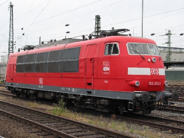 Abbildung der Lokomotive 103 233-3