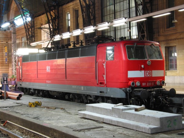 Abbildung der Lokomotive 181 220-5