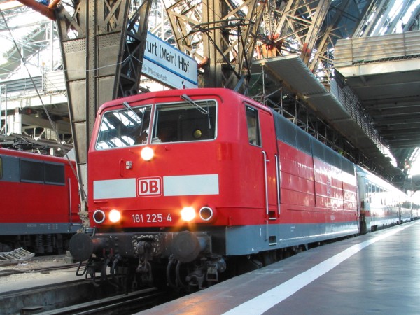 Abbildung der Lokomotive 181 225-4