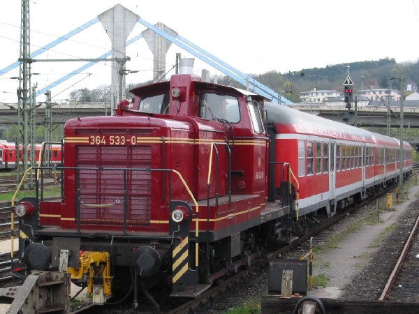 Abbildung der Lokomotive 364 533-0