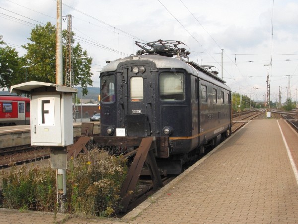 Abbildung der Lokomotive Re 4/4 I 10008
