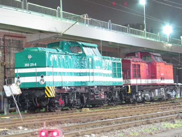 Abbildung der Lokomotiven 203 211-8 und 203 503-8