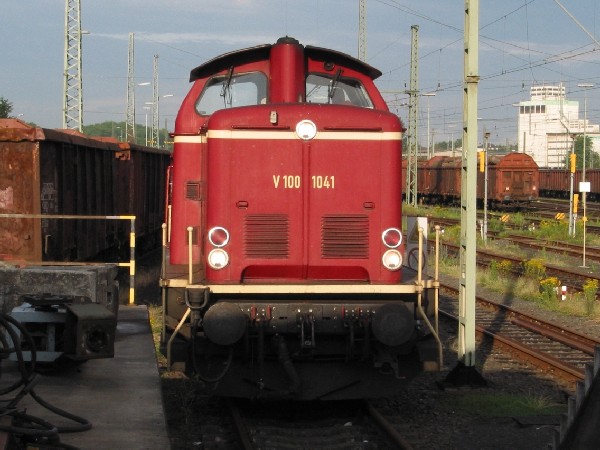 Abbildung der Lokomotive V 100 1041 der NeSA