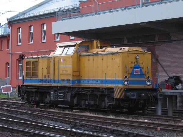 Abbildung der Lokomotive 203 306-6